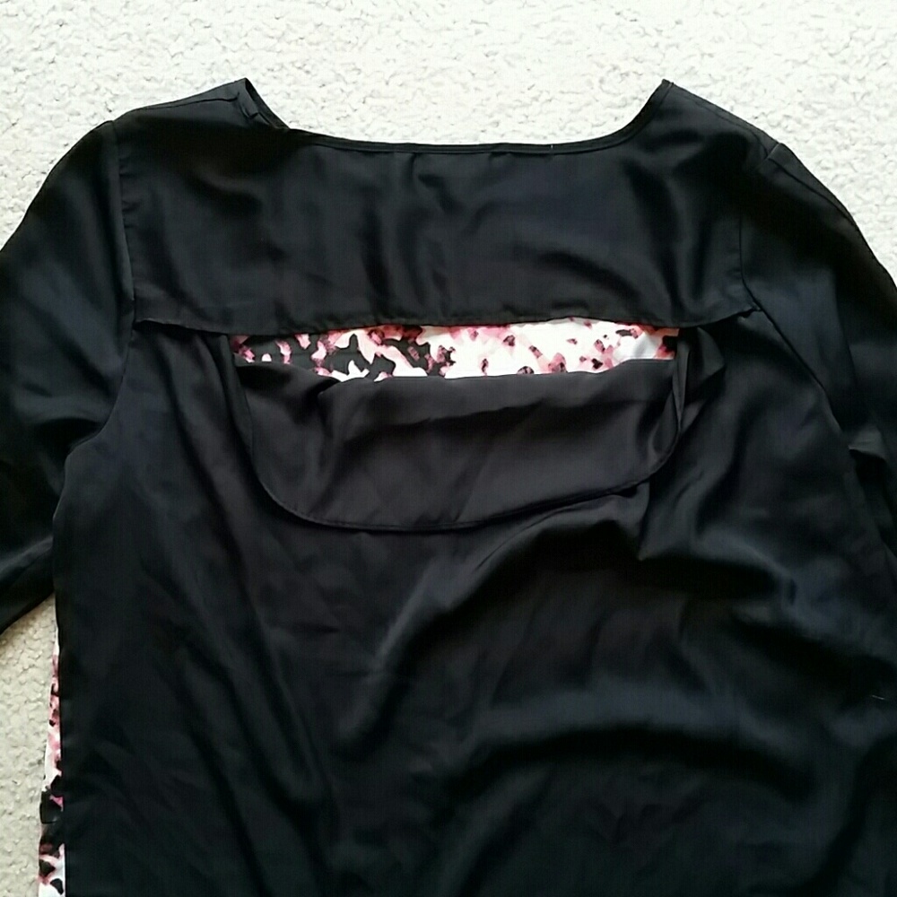 Large blouse - Picture 2 of 2